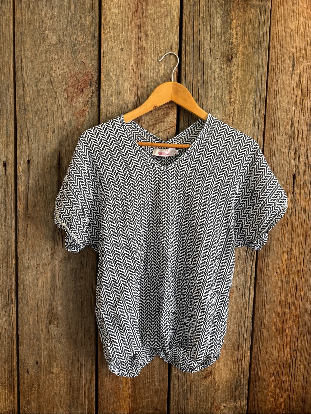 Pink Wheels Black & White Chevron Short Sleeve Women's Top